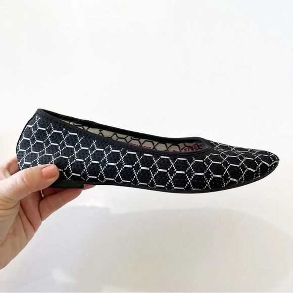 Skechers Aircooled Flyknit Pointed Toe Loafers Black Geometric Print‎ Women’s 7 - Picture 2 of 14